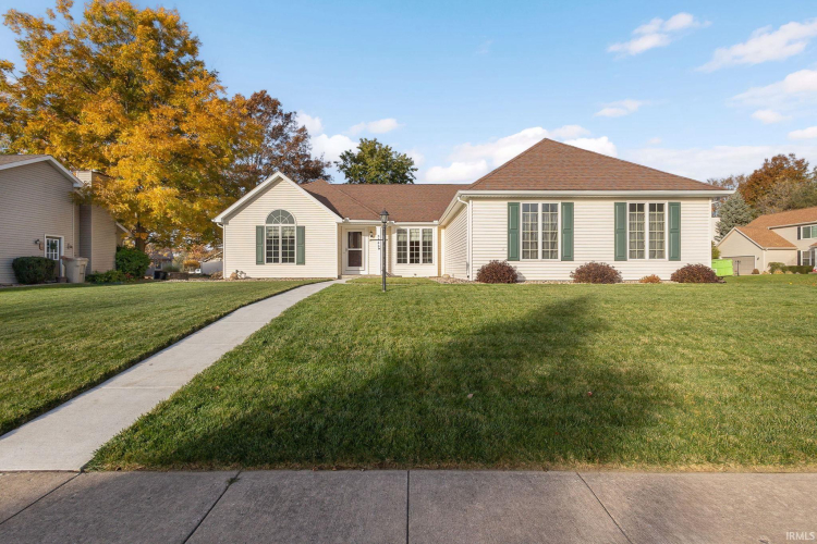 5309  Larkspur Drive South Bend, IN 46614-6800 | MLS 202441918