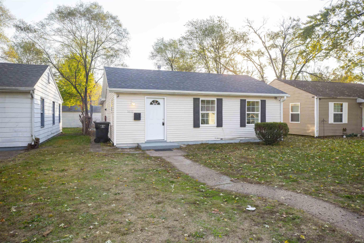 1632 N Adams Street South Bend, IN 46628-3027 | MLS 202441969