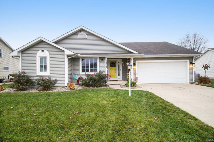 55713  Black Pheasant Drive Osceola, IN 46561 | MLS 202441999