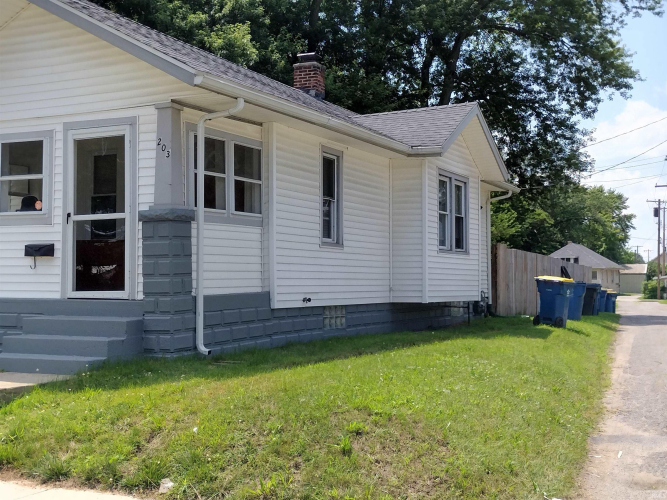 203  Reddick Street Mishawaka, IN 46544 | MLS 202442048