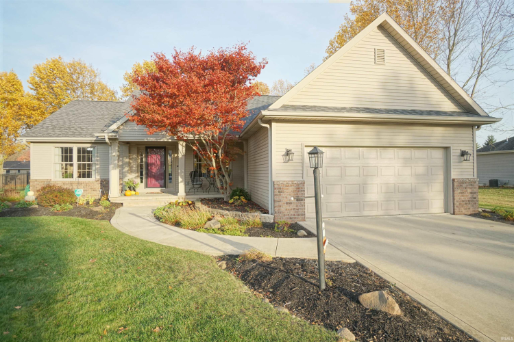 1601  Hawthorne Court Winona Lake, IN 46590-1678 | MLS 202442204