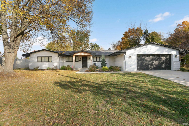 766  Country Club Lane South Bend, IN 46615-3202 | MLS 202442276