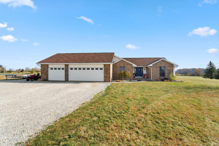 8789 N Clear Creek Road Huntington, IN 46750 | MLS 202442310