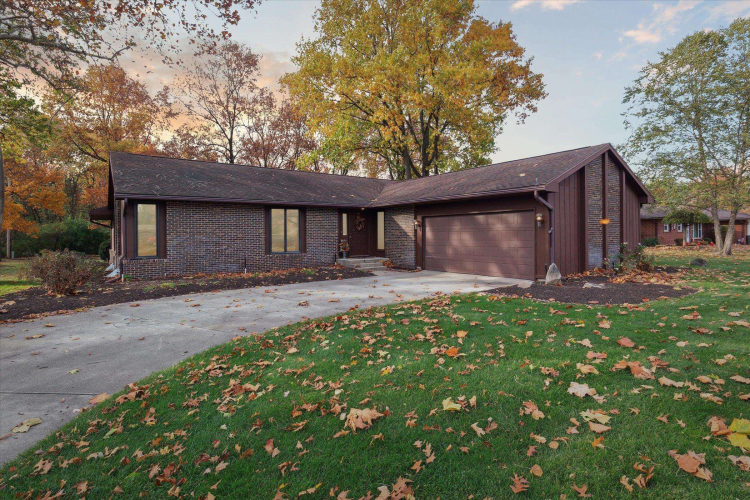 52881  Winterberry Drive South Bend, IN 46637 | MLS 202442311