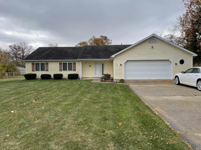 3028  Southwin Drive Fort Wayne, IN 46816-2654 | MLS 202442495