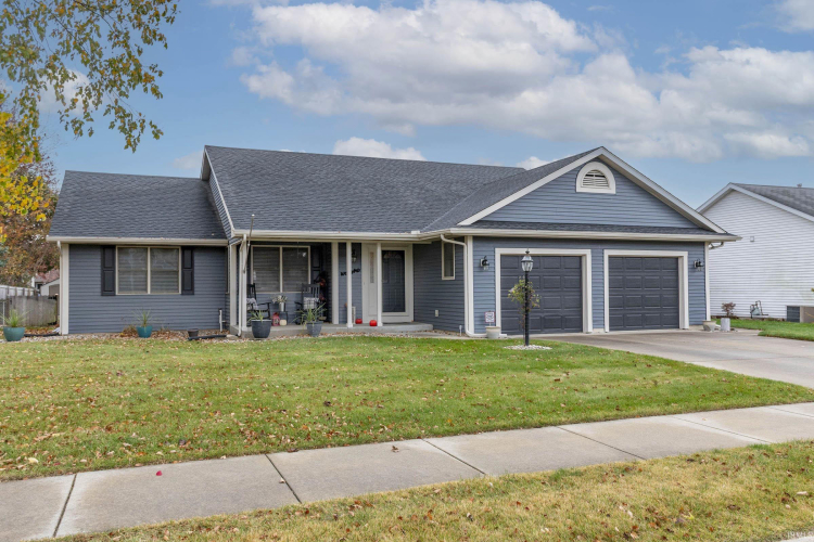 55832  Short Hair Drive Osceola, IN 46561 | MLS 202442504