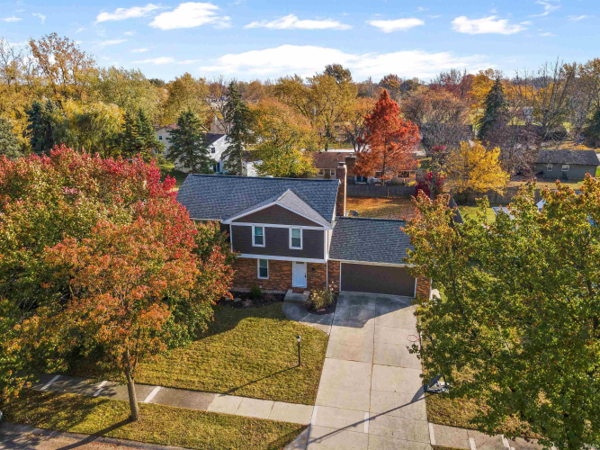 7538  Hermitage Place Fort Wayne, IN 46815 | MLS 202442526