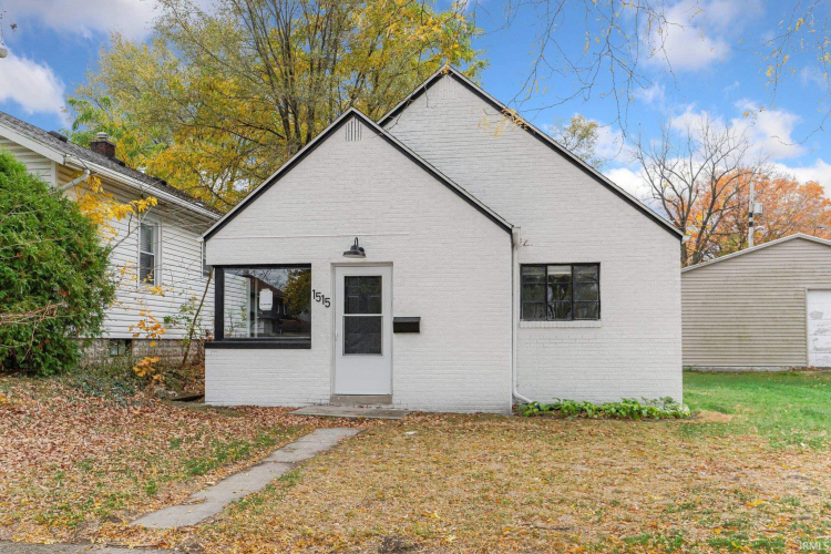 1515  Stophlet Street Fort Wayne, IN 46802 | MLS 202442593