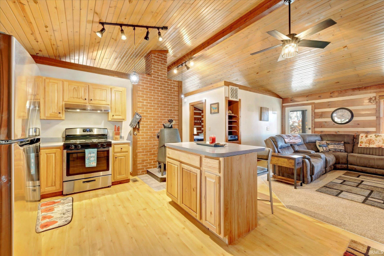 Listing Image 7