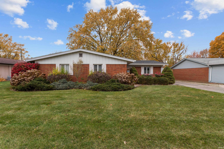 1719 W Cadillac Drive Kokomo, IN 46902-2584 | MLS 202442665