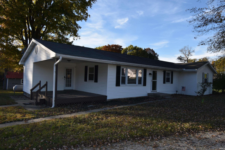 6372 S County Road Winslow, IN 47598 | MLS 202442764