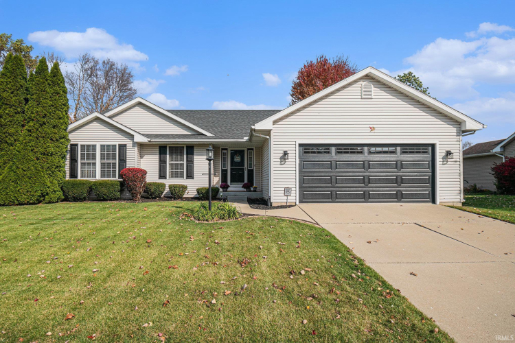 55760  Short Hair Drive Osceola, IN 46561-9179 | MLS 202442765