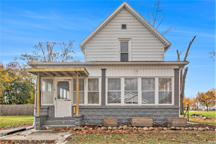 829 W Indiana Avenue Elkhart, IN 46516 | MLS 202443001