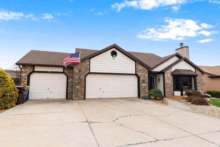 2110  Laforge Lane Auburn, IN 46706-1012 | MLS 202443132