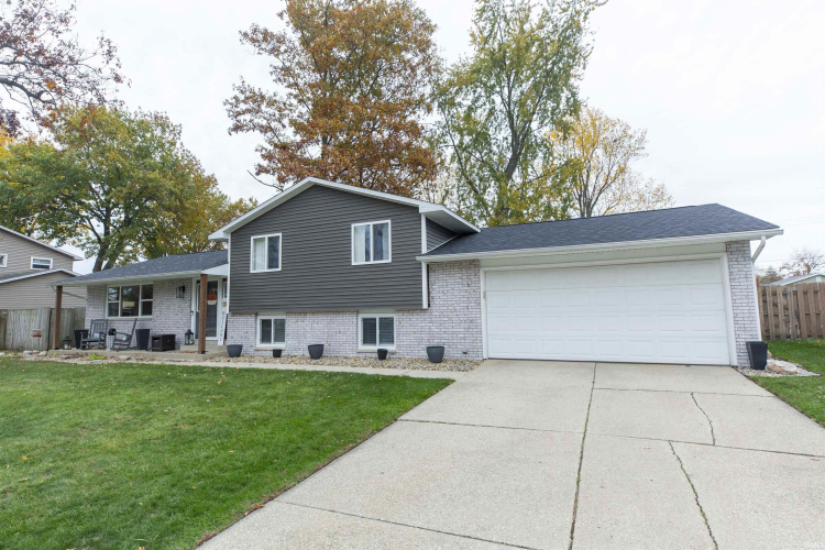 1542  Kensington Place Mishawaka, IN 46544 | MLS 202443247