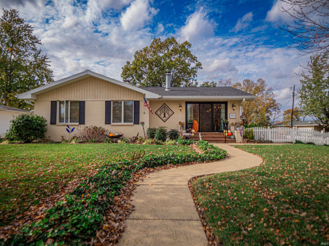 5216  Winding Way Evansville, IN 47711 | MLS 202443334