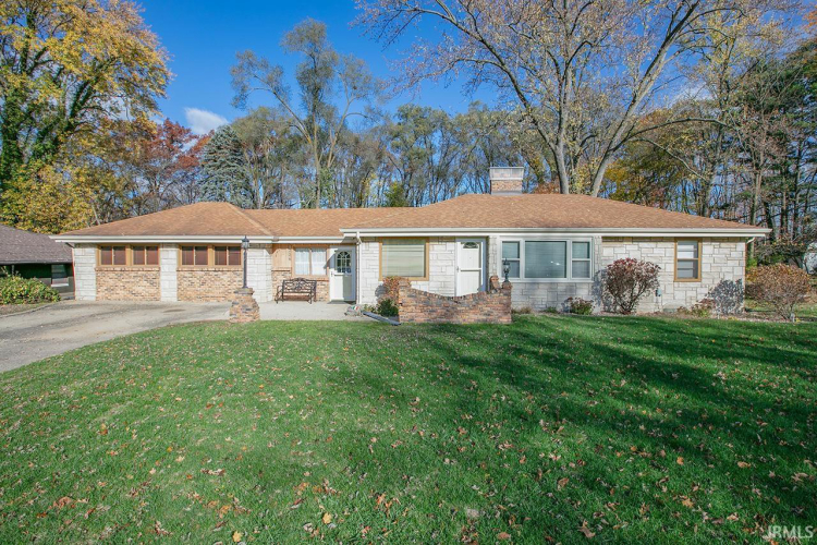 226  North Drive Elkhart, IN 46514 | MLS 202443387