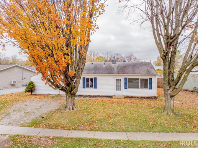 906  Danbury Drive Kokomo, IN 46901-1566 | MLS 202443403