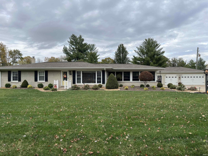 9301  Farmington Drive Evansville, IN 47712 | MLS 202443420