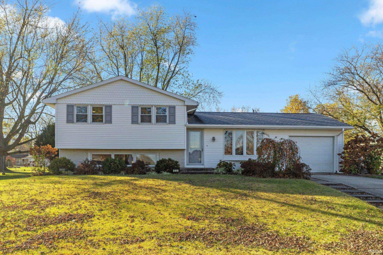 1404  Scots Lane New Haven, IN 46774 | MLS 202443453