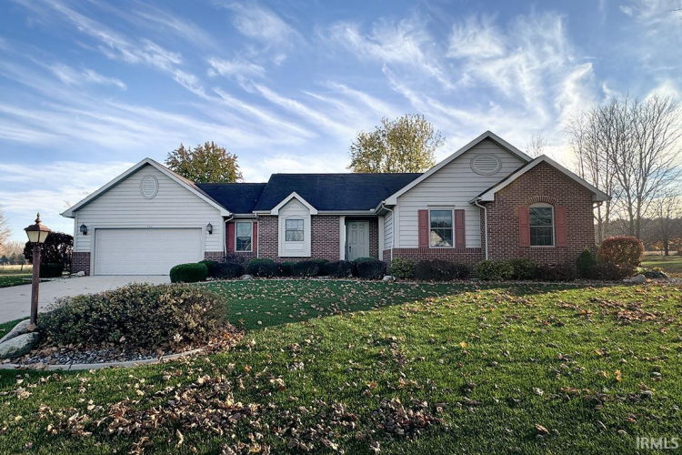 13560  Crestwicke Court Middlebury, IN 46540-8773 | MLS 202443614