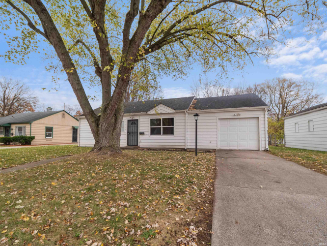 4615  Smith Street Fort Wayne, IN 46806-2445 | MLS 202443988