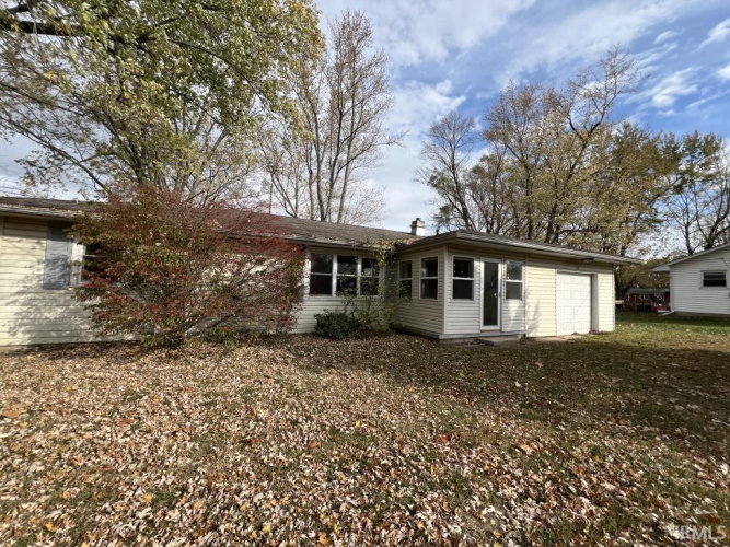 5900 W River Road Muncie, IN 47304-4648 | MLS 202444028