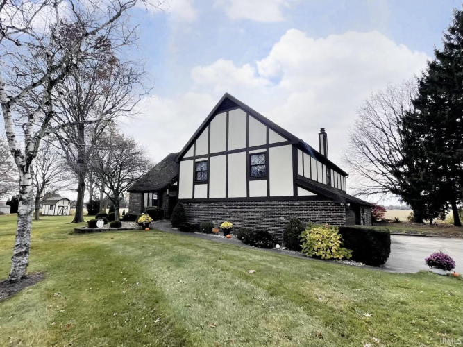 2507  Locust Lane Kokomo, IN 46902 | MLS 202444049