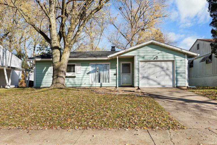 2402  Ottawa Drive Lafayette, IN 47909 | MLS 202444118