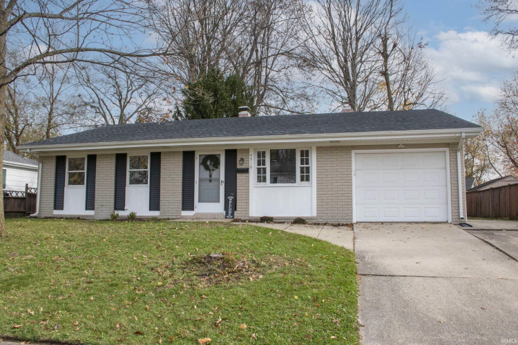 4910  Selkirk Drive South Bend, IN 46614 | MLS 202444158