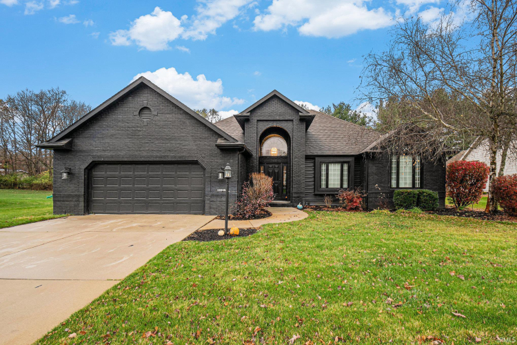 56989  Coppergate Drive Elkhart, IN 46516 | MLS 202444410