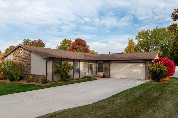 8616  Breakwater Drive Fort Wayne, IN 46804 | MLS 202444414