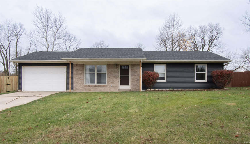 1406  Town Street Kendallville, IN 46755-2288 | MLS 202444483