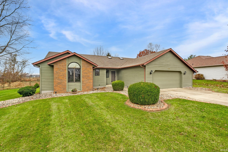 3161 N Glenview Drive Warsaw, IN 46582-6918 | MLS 202444609