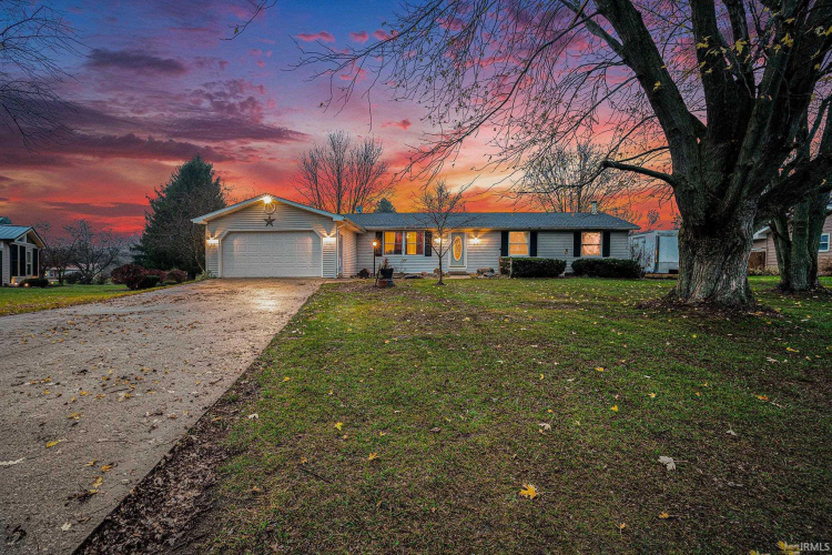 1072  Wellington Drive Warsaw, IN 46582 | MLS 202444739