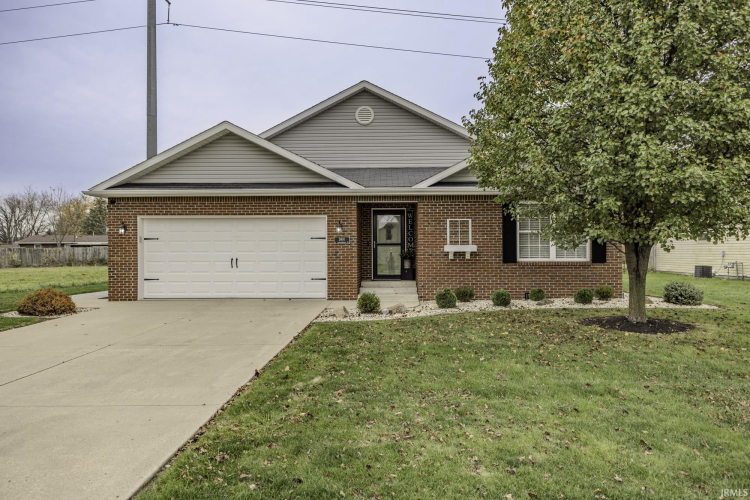 2400 N Marlborough Drive Muncie, IN 47304 | MLS 202444740