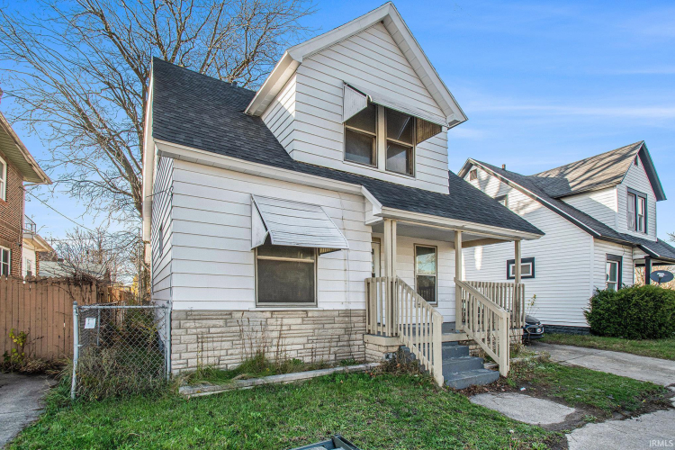 129 N Olive Street South Bend, IN 46628-2019 | MLS 202444839