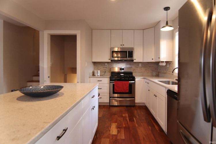 Listing Image 9