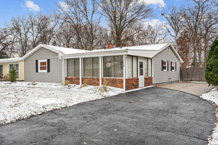 1240  Ebeling Drive South Bend, IN 46615-3761 | MLS 202445127