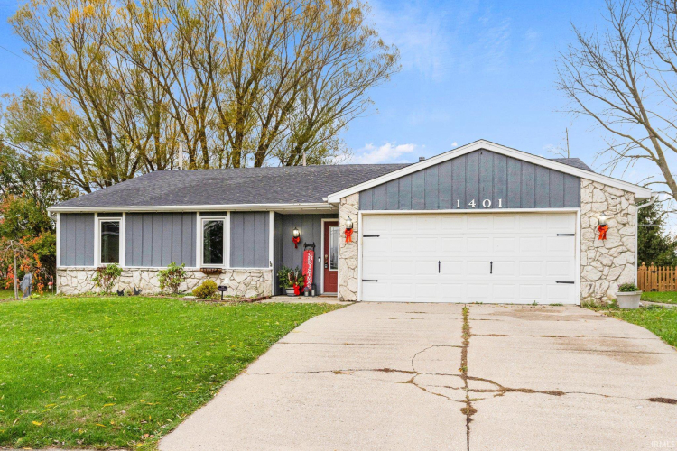 1401  Lofton Way Fort Wayne, IN 46815 | MLS 202445156