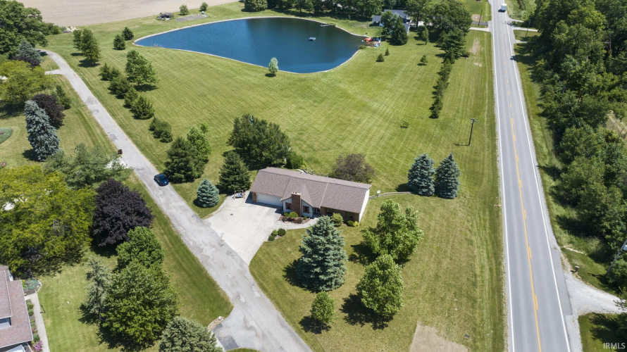 7637 E State Road 205 Road Churubusco, IN 46723-9506 | MLS 202445215