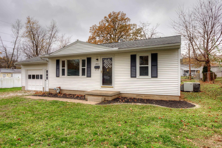 2023 S Kenmore Drive Evansville, IN 47714 | MLS 202445277