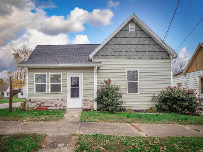 208 S Race Street Princeton, IN 47670 | MLS 202445576