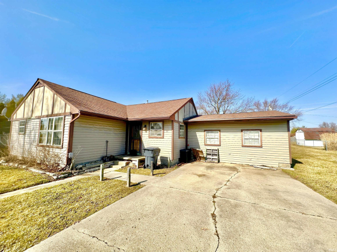 158 W Anson Street Upland, IN 46989 | MLS 202445764