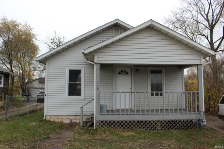 1718  Sterling Avenue Elkhart, IN 46516 | MLS 202445838