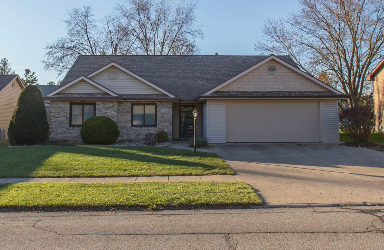 801  Pine Run Drive Angola, IN 46703 | MLS 202445927