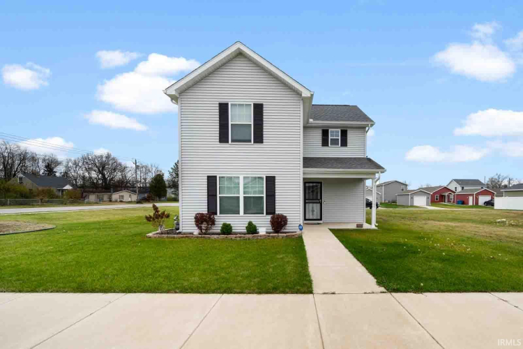 1567 E Edgar Street Mishawaka, IN 46545 | MLS 202445961