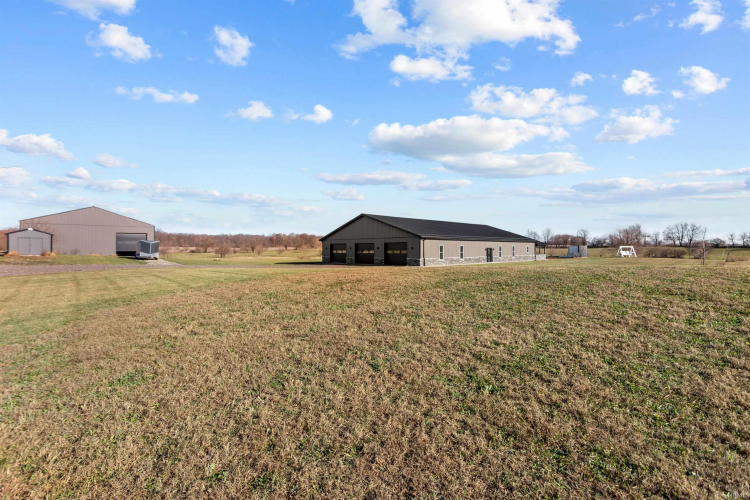 2478  Royal Center Pike Logansport, IN 46994 | MLS 202446008