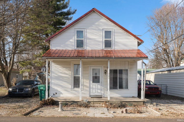 202 S Pine Street Akron, IN 46910 | MLS 202446074