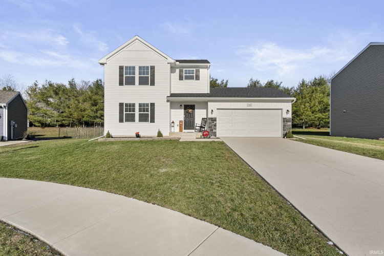 1208 N Chapel Hill Drive Mishawaka, IN 46545 | MLS 202446162